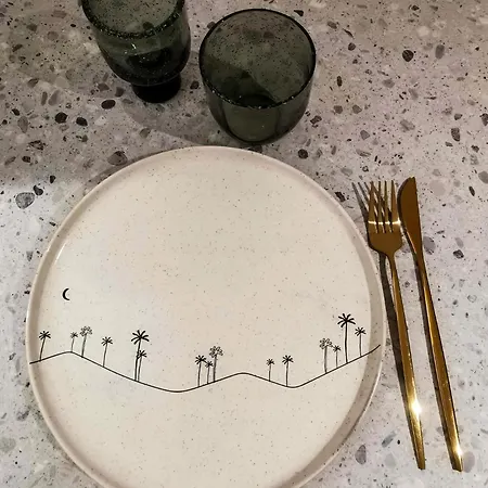 Cosy Mezzanine Proche Διαμέρισμα *